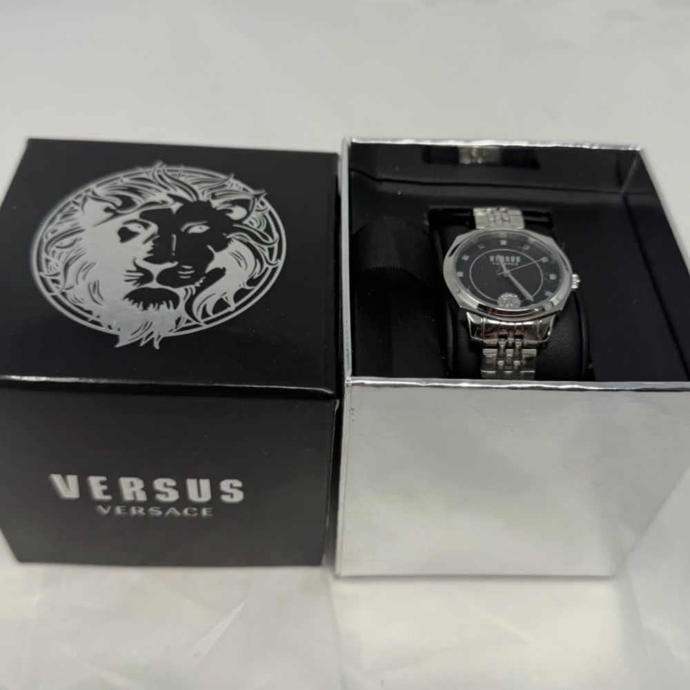 Versus Versace Silver Tone Lion Head Logo Black Dial Stainless Steel Watch Box